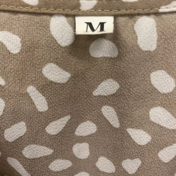 Shein Women’s Beige Tan Polka Dot V-Neck Shirred Waist Mini Dress Size Medium - Picture 3 of 13